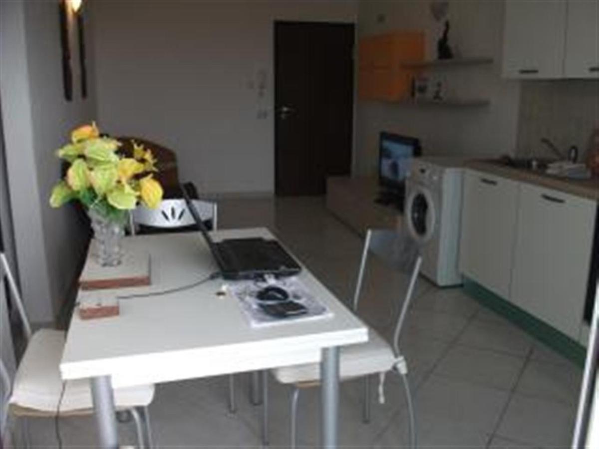 Adult Only Beachfront 2 Bedroom Apartment Santa Maria Airport Pick Up, Aircon, Unlimited Wifi Ideal For Remote Working And Long Stay Экстерьер фото